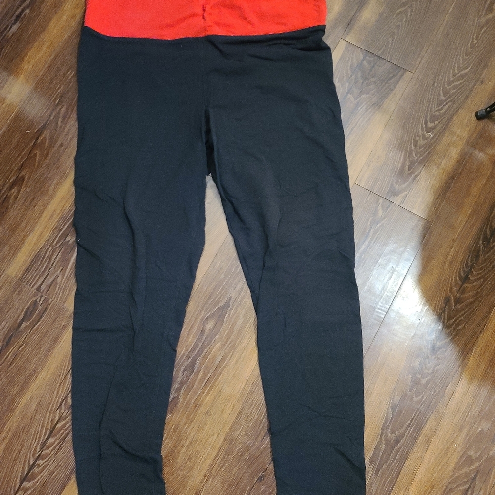 Black leggings